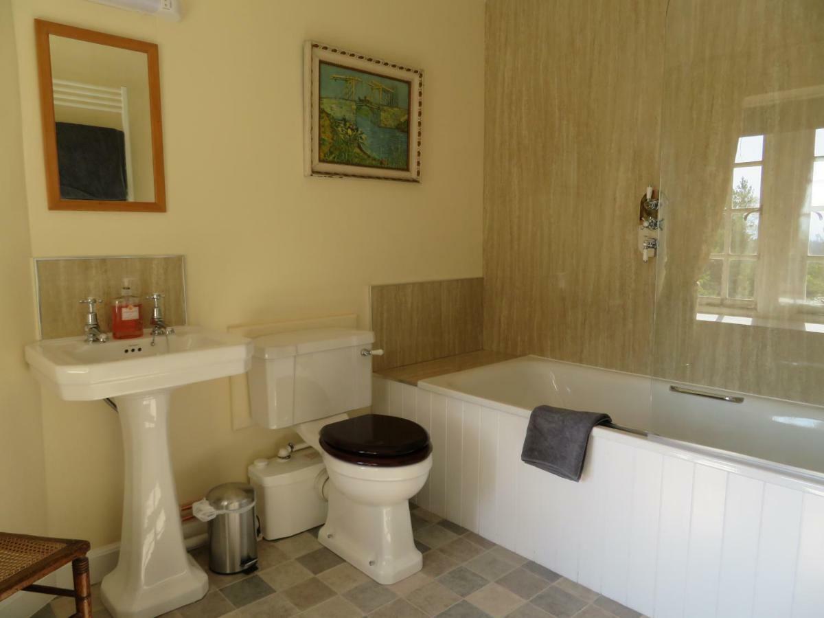Balvraid Lodge B&B อินเวอร์เนส ภายนอก รูปภาพ