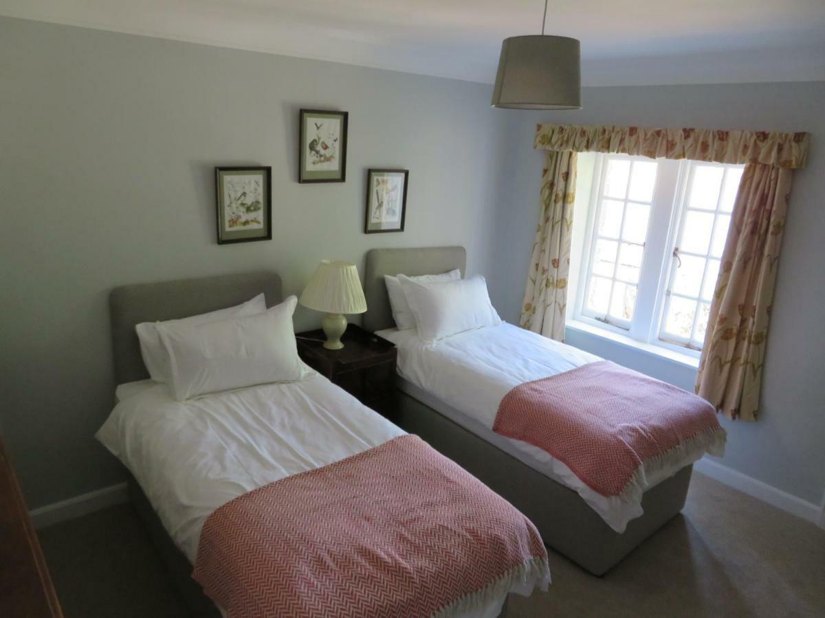 Balvraid Lodge B&B อินเวอร์เนส ภายนอก รูปภาพ
